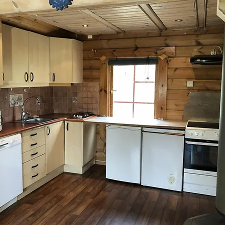 Nyaraló Timber Cabin, Centrally Located In Bodø