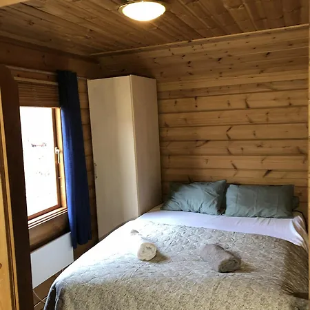 Nyaraló Timber Cabin, Centrally Located In Bodø