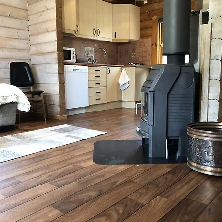 Timber Cabin, Centrally Located In Сasa de vacaciones